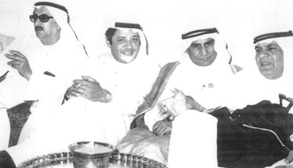 مع عدد من رجالات الكويت