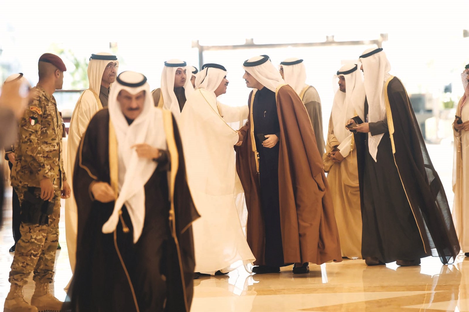 الوفد القطري غادر بعد انتهاء الاجتماع (تصوير أسعد عبدالله)