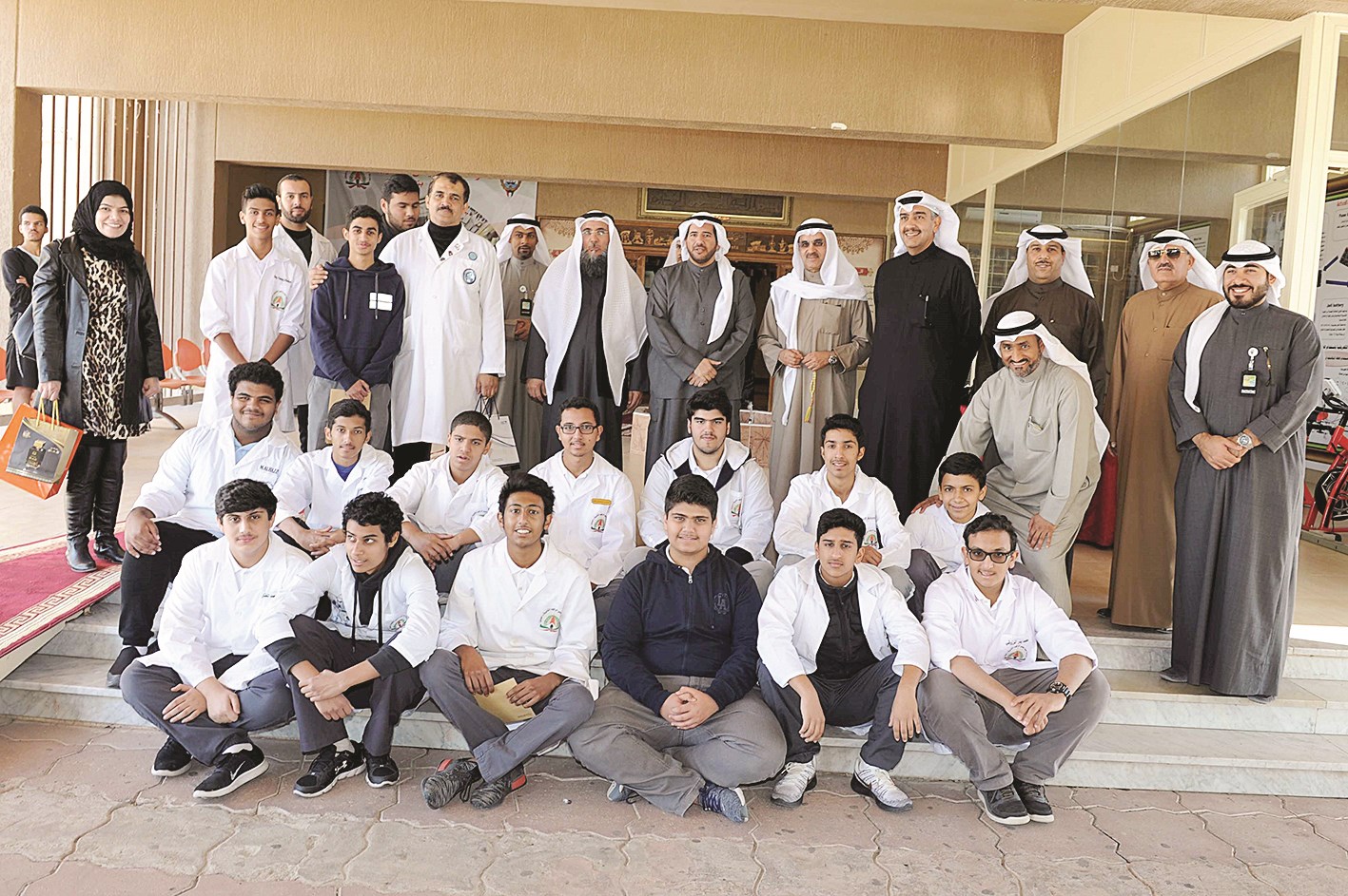 u0627u0644u0623u062du0645u062f u0645u062au0648u0633u0637u0627u064b u0625u062fu0627u0631u0629 u0627u0644u0645u062fu0631u0633u0629 u0648u0628u0639u0636 u0627u0644u0637u0644u0627u0628