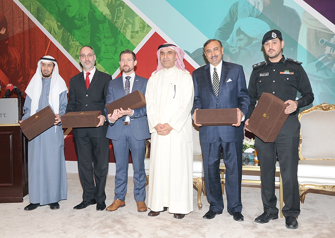 الصبيح يتوسط المشاركين في الورشة                   (تصوير كرم ذياب)