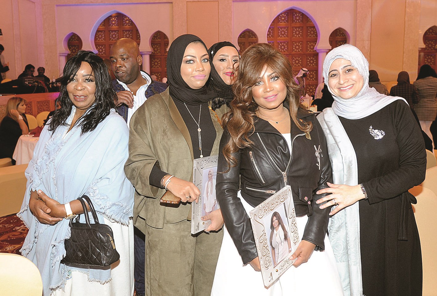 تكريم لطيفة وأبرار السلطان