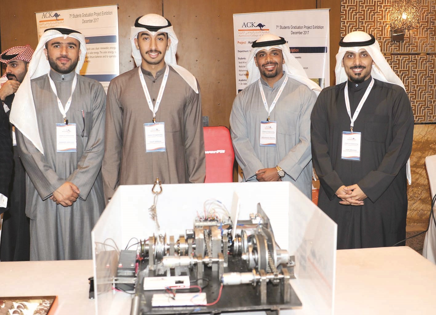 الرشيدي والمزيعل والعبلاني والجاسم منفذو مشروع جهاز لتوليد الطاقة الكهربائية