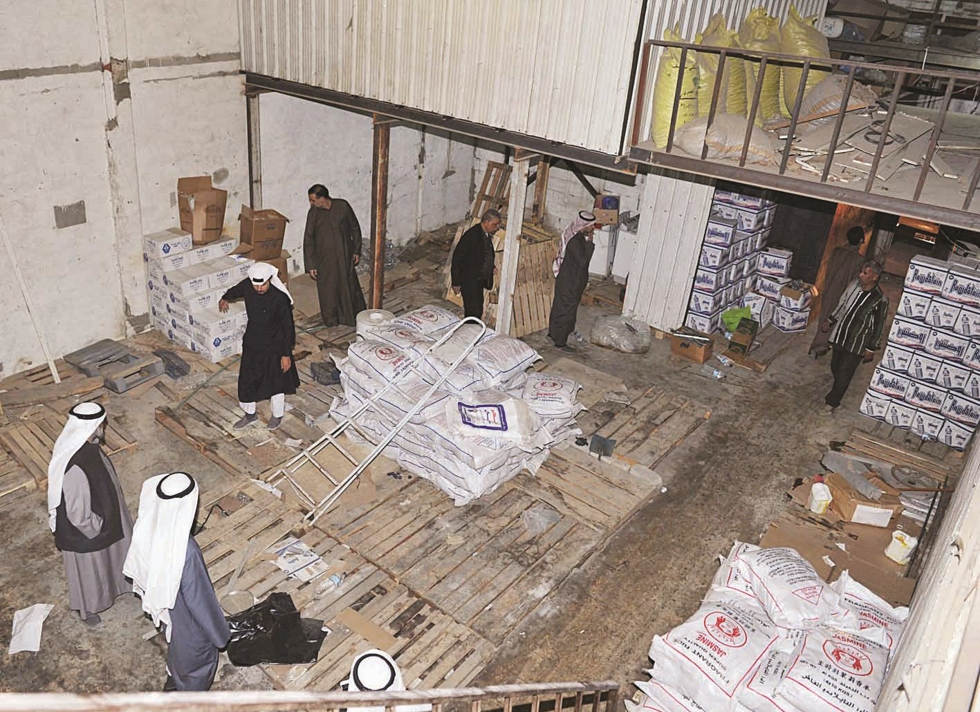 u0645u0635u0646u0639 u062fu0627u062eu0644 u0645u062eu0632u0646 u0648u0641u0631u064au0642 u0637u0648u0627u0631u0626 u0627u0644u0639u0627u0635u0645u0629 u064au0628u062du062b u0639u0646 u0645u062eu0627u0644u0641u0627u062a    (u062au0635u0648u064au0631 u0633u0639u062f u0647u0646u062fu0627u0648u064a)