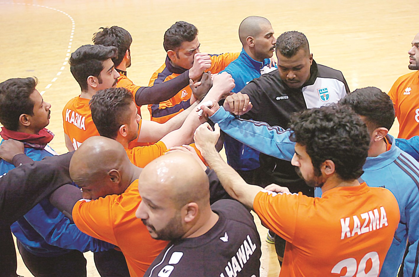 u0644u0627u0639u0628u0648 u0643u0627u0638u0645u0629 u062eu0644u0627u0644 u0627u0644u0645u0628u0627u0631u0627u0629 u0623u0645u0627u0645 u0627u0644u0635u0644u064au0628u062eu0627u062a (u062au0635u0648u064au0631 u0628u0633u0627u0645 u0632u064au062fu0627u0646)