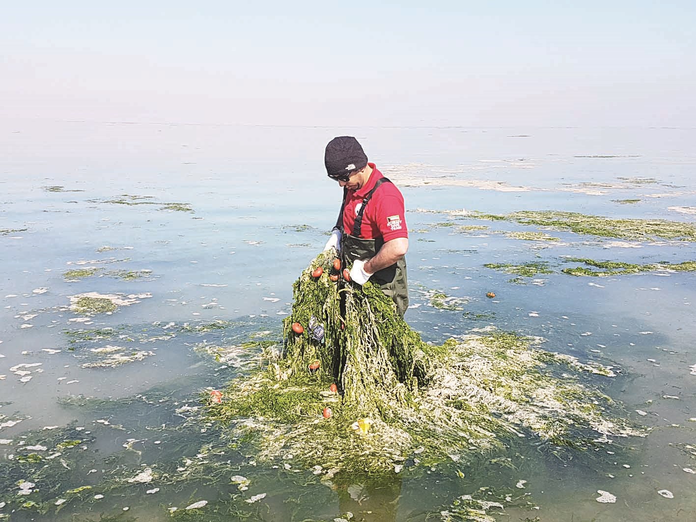 u0639u0636u0648 u0641u064a u0641u0631u064au0642 u0627u0644u063au0648u0635 u064au0631u0641u0639 u0625u062du062fu0649 u0627u0644u0634u0628u0627u0643