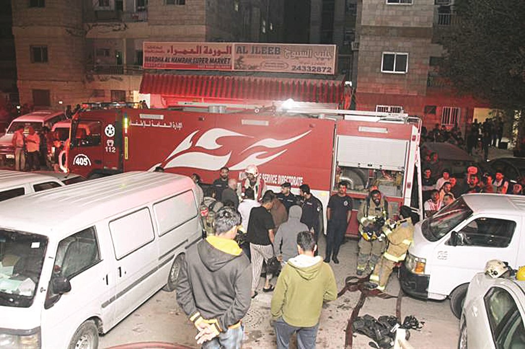 u0625u0637u0641u0627u0626u064au0648u0646 u0628u0622u0644u064au0627u062au0647u0645 u0641u064a u0627u0644u062cu0644u064au0628