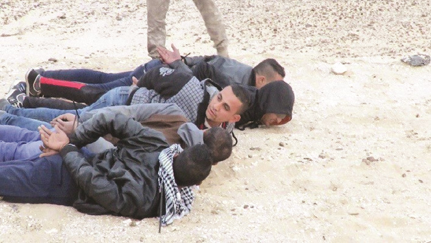 u0627u0644u0634u0628u0627u0646 u0627u0644u062eu0645u0633u0629 u0642u0628u064au0644 u0625u0639u062fu0627u0645u0647u0645  (u0631u0648u0633u064au0627 u0627u0644u064au0648u0645)