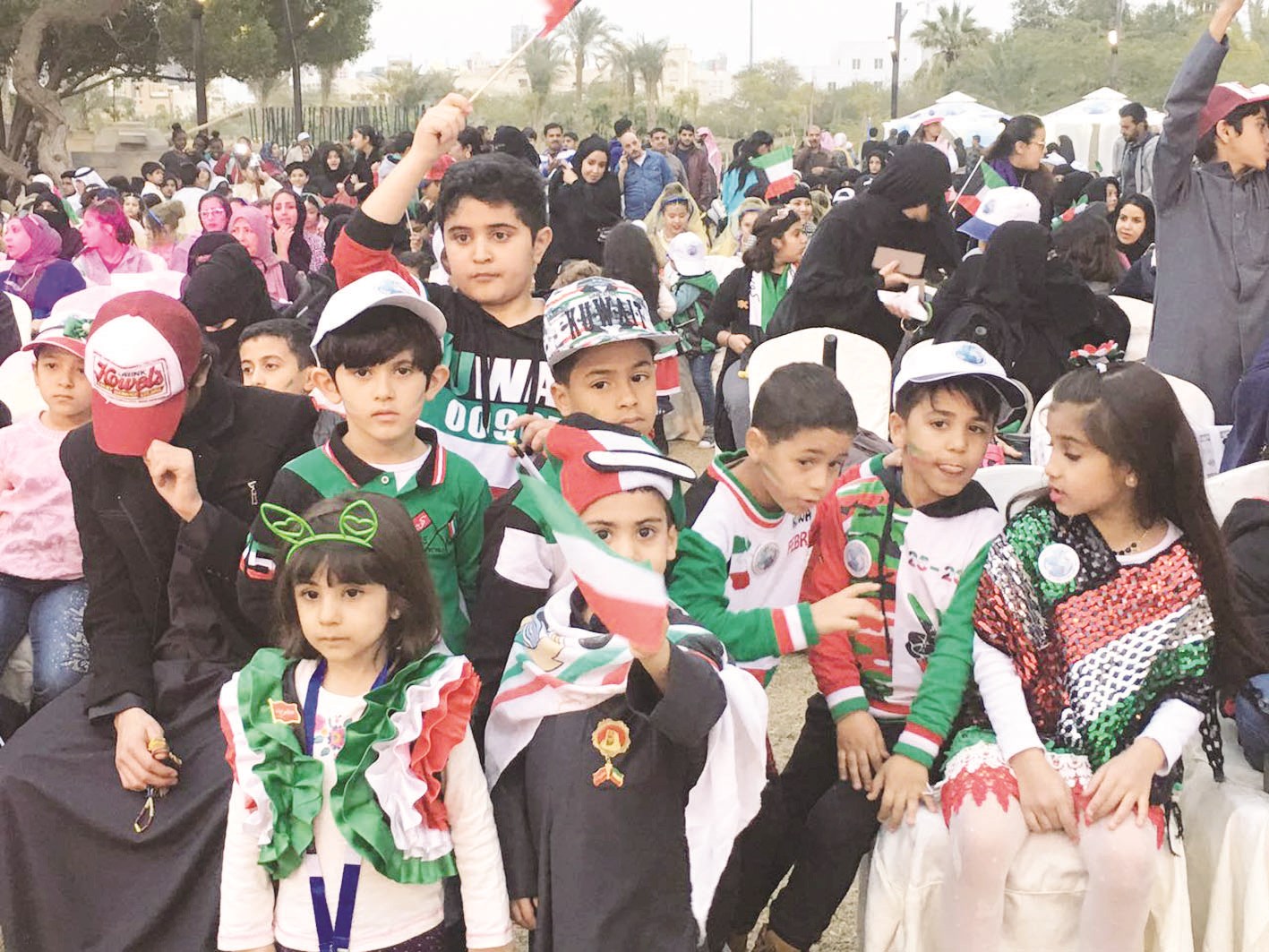 أهالي وأبناء وأحفاد الشهداء تفاعلوا مع الأغاني الوطنية