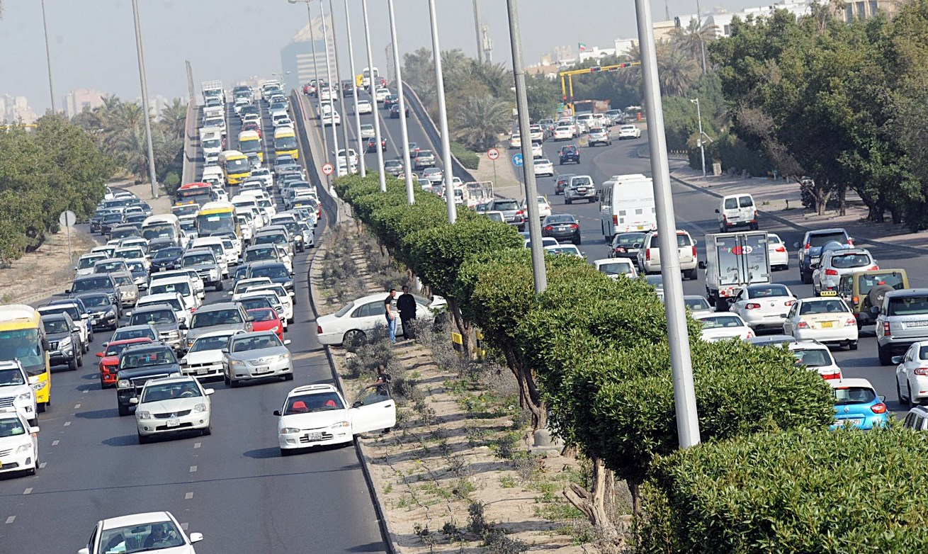 u0632u062du0627u0645 u0634u062fu064au062f u0632u0627u062fu0647 u0648u0642u0648u0639 u062du0627u062fu062b u0645u0631u0648u0631u064a u0639u0644u0649 u0627u0644u062fu0627u0626u0631u064a u0627u0644u0631u0627u0628u0639 (u062au0635u0648u064au0631 u0643u0631u0645 u0630u064au0627u0628)