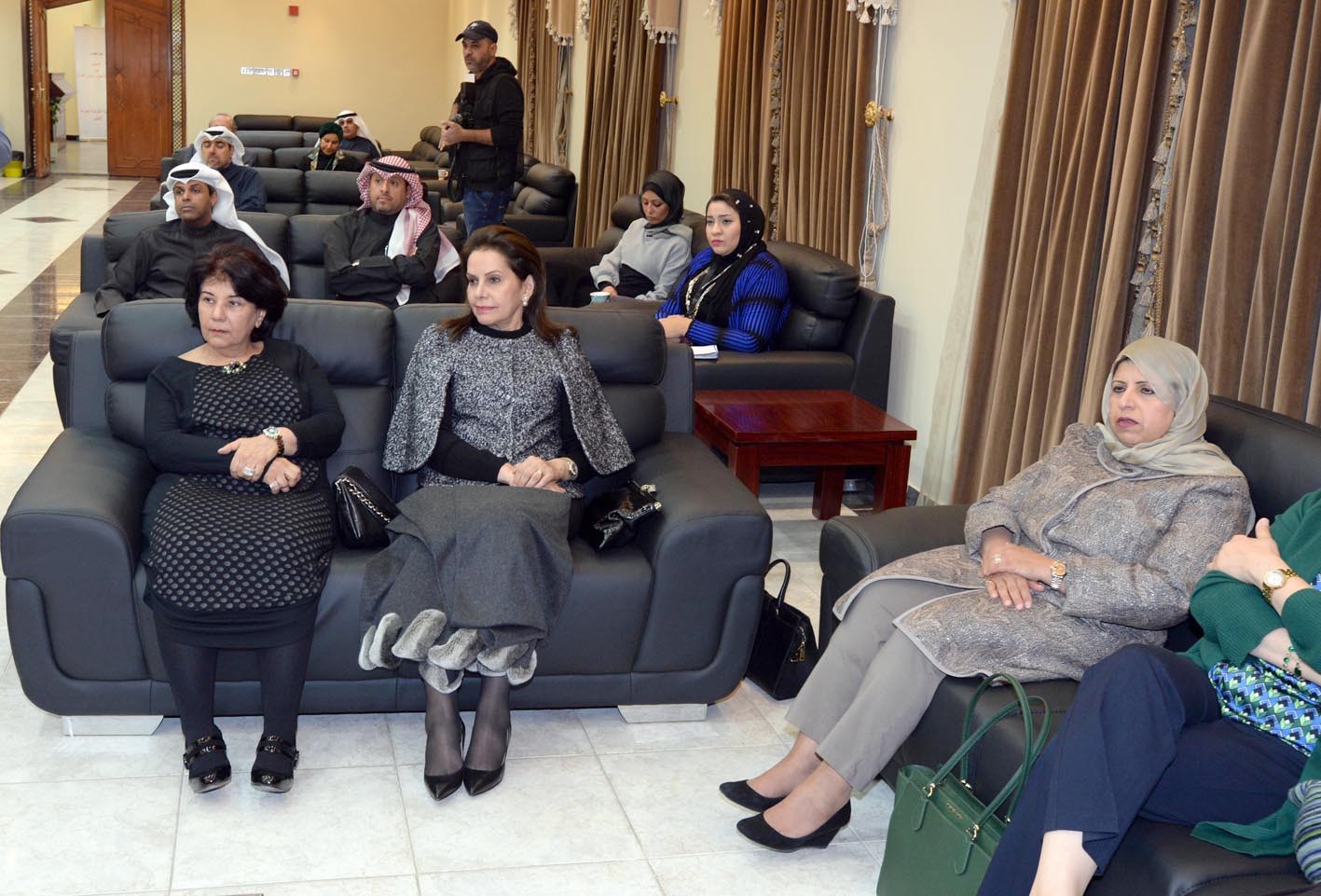 حضور أكاديمي     (تصوير زكريا عطية)