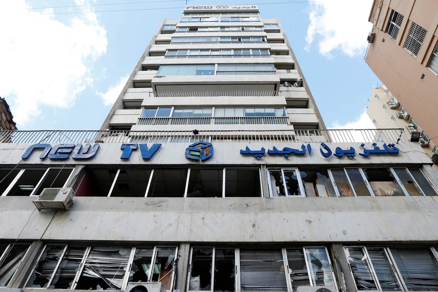 u0646u0648u0627u0641u0630 u0642u0646u0627u0629 u00abu0627u0644u062cu062fu064au062fu00bb u0645u062du0637u0645u0629 u0628u0639u062fu0645u0627 u0647u0627u062cu0645 u0645u062du062au062cu0648u0646 u0645u0642u0631u0647u0627 u0641u064a u0628u064au0631u0648u062a (u0631u0648u064au062au0631u0632)