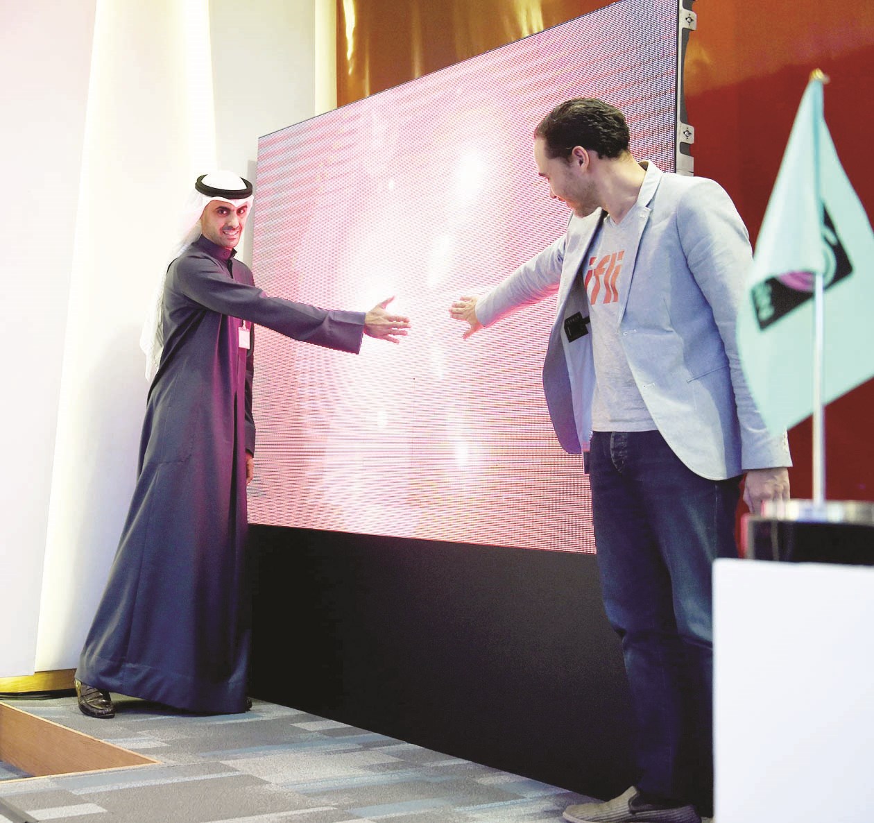 u0628u062fu0631 u0627u0644u062eu0631u0627u0641u064a u0623u062bu0646u0627u0621 u0627u0644u0625u0639u0644u0627u0646 u0639u0646 u0627u0644u0634u0631u0627u0643u0629 u0627u0644u062cu062fu064au062fu0629