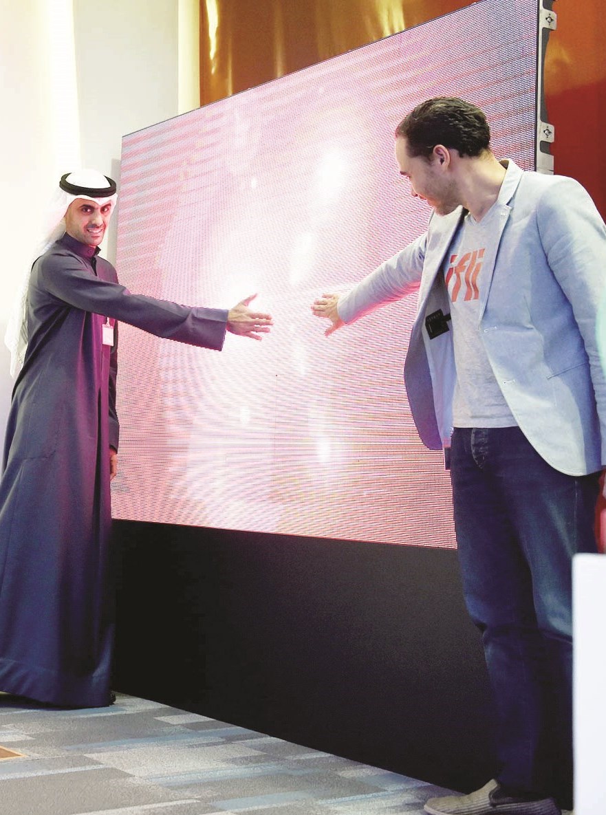 بدر الخرافي أثناء الإعلان عن الشراكة الجديدة