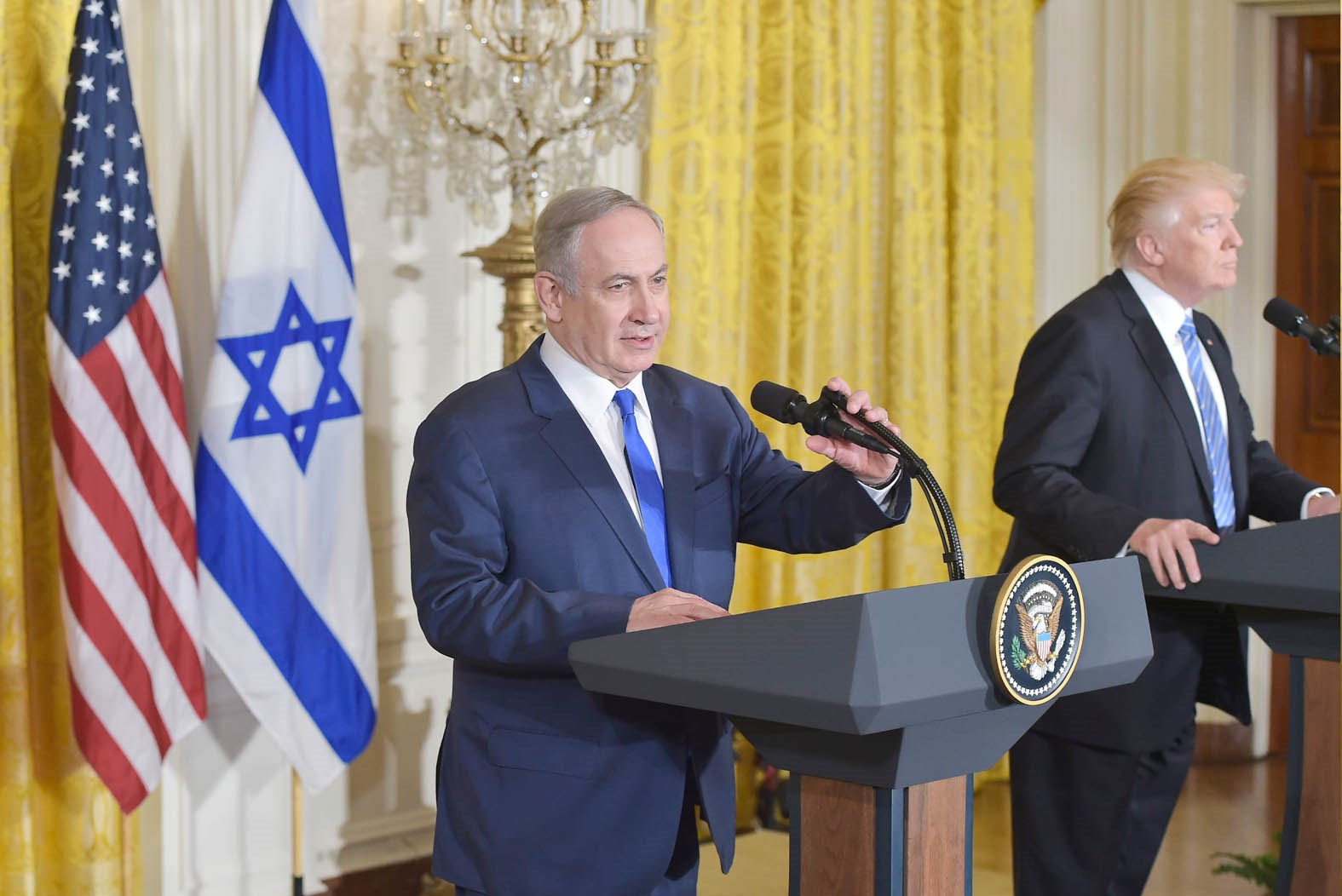 u062au0631u0627u0645u0628 u0648u0646u062au0646u064au0627u0647u0648 u062eu0644u0627u0644 u0645u0624u062au0645u0631u0647u0645u0627 u0627u0644u0635u062du0627u0641u064a u0627u0644u0645u0634u062au0631u0643 u0641u064a u0627u0644u0628u064au062a u0627u0644u0623u0628u064au0636 u0623u0645u0633 (u0627 u0641 u0628)