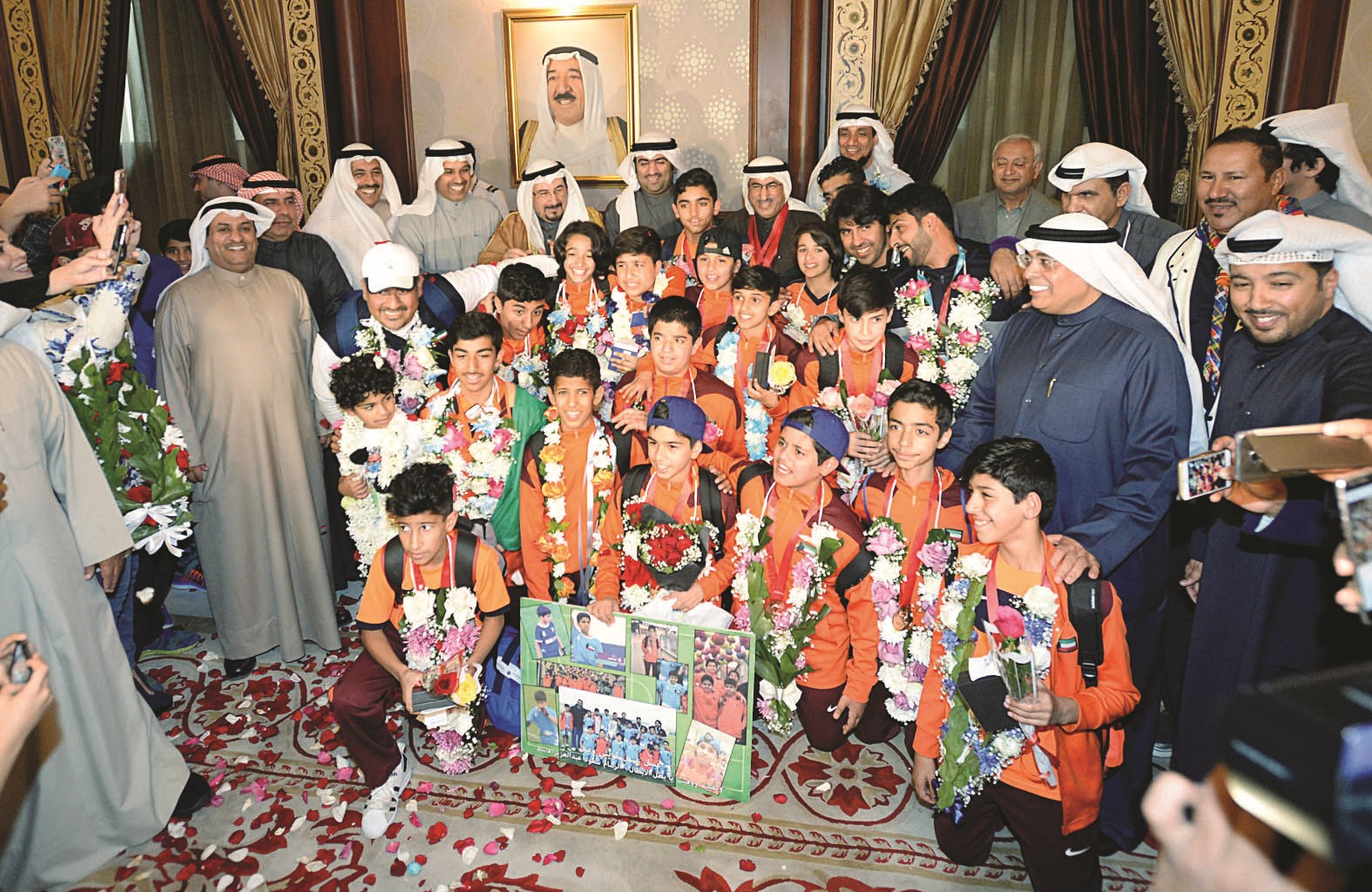 u0642u064au0627u062fu0627u062a u0627u0644u062au0631u0628u064au0629 u0648u0627u0644u0634u0628u0627u0628 u0641u064a u0627u0633u062au0642u0628u0627u0644 u0628u0631u0627u0639u0645 u0627u0644u0643u0648u064au062a (u062au0635u0648u064au0631 u0632u0643u0631u064au0627 u0639u0637u064au0629)