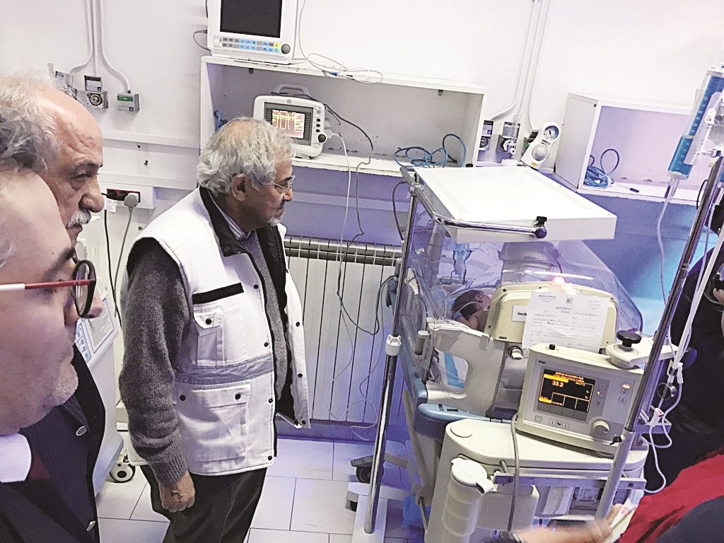 الساير متفقداً مشروع رعاية الأطفال الخدج