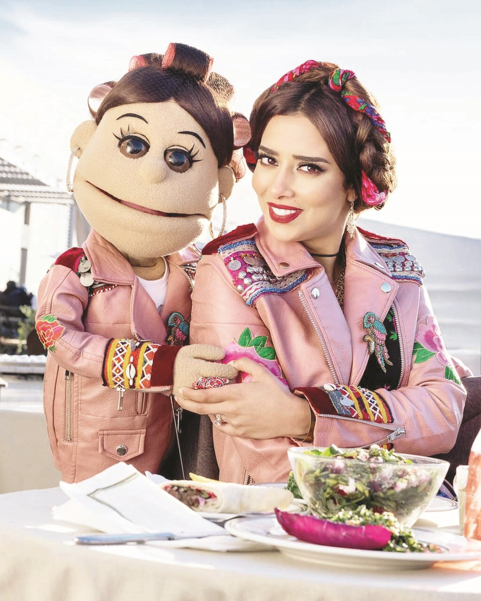 الفنانة بلقيس وأبلة فاهيتا