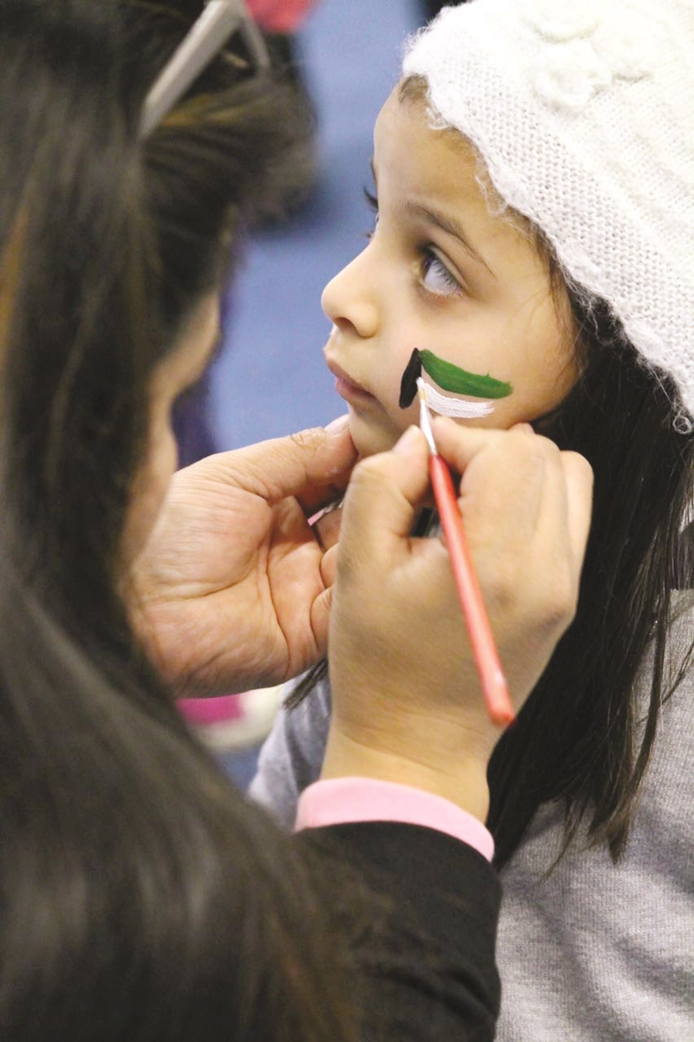 رسم العلم أقل كلفة من شرائه