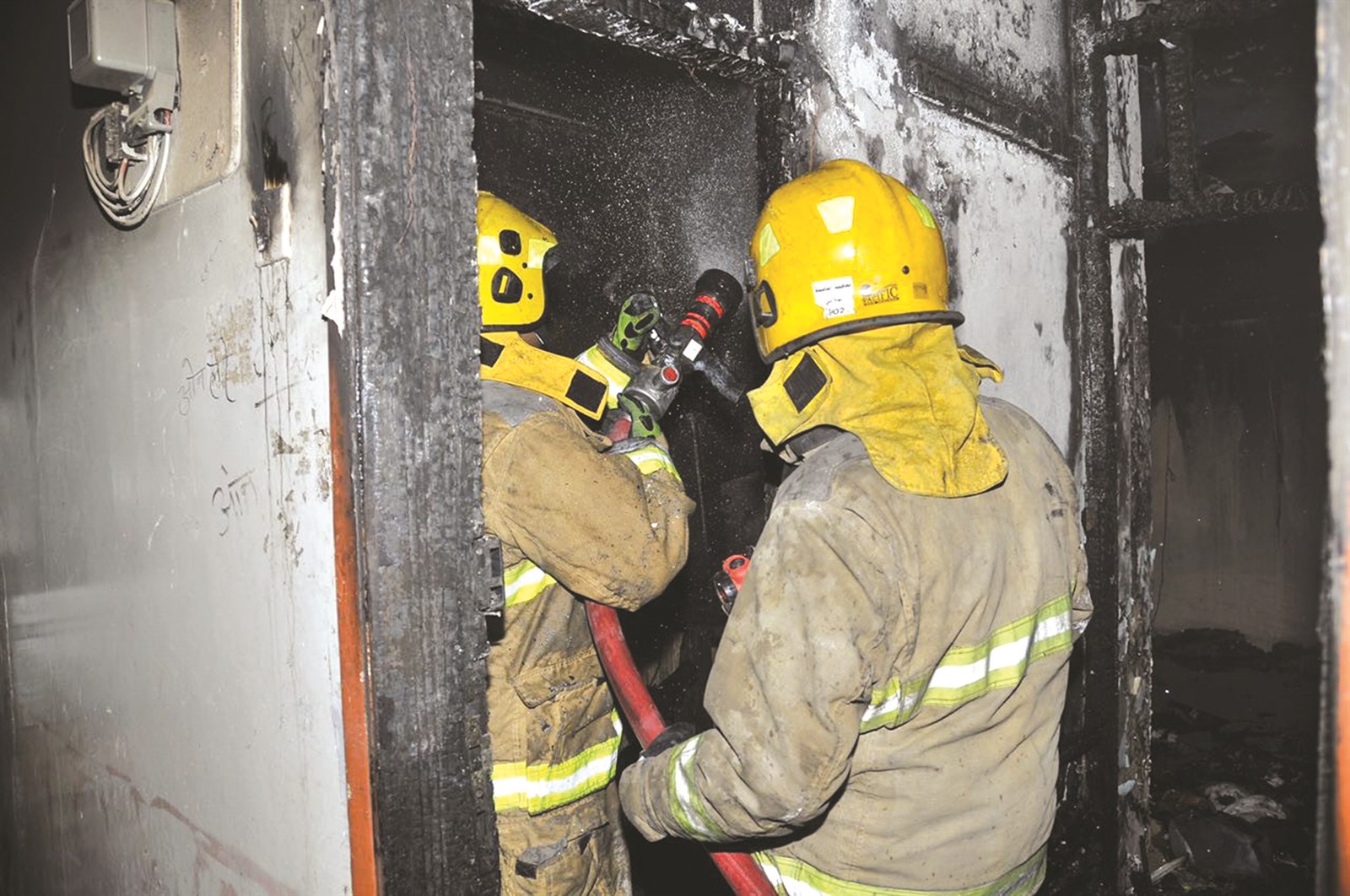 u0625u0637u0641u0627u0626u064au0627u0646 u064au062au0639u0627u0645u0644u0627u0646 u0645u0639 u0627u0644u062du0631u064au0642