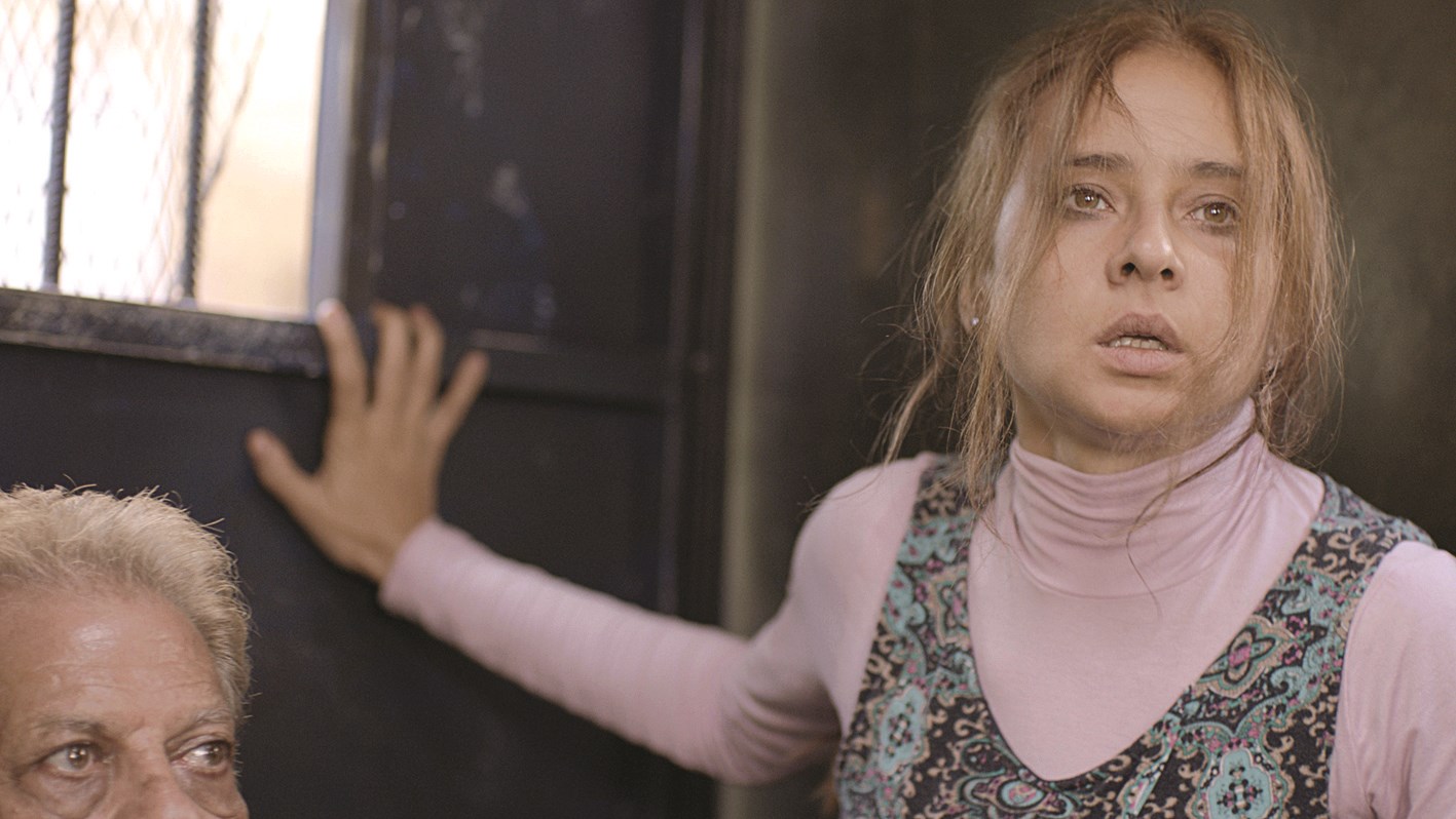 نيللي كريم في «اشتباك»