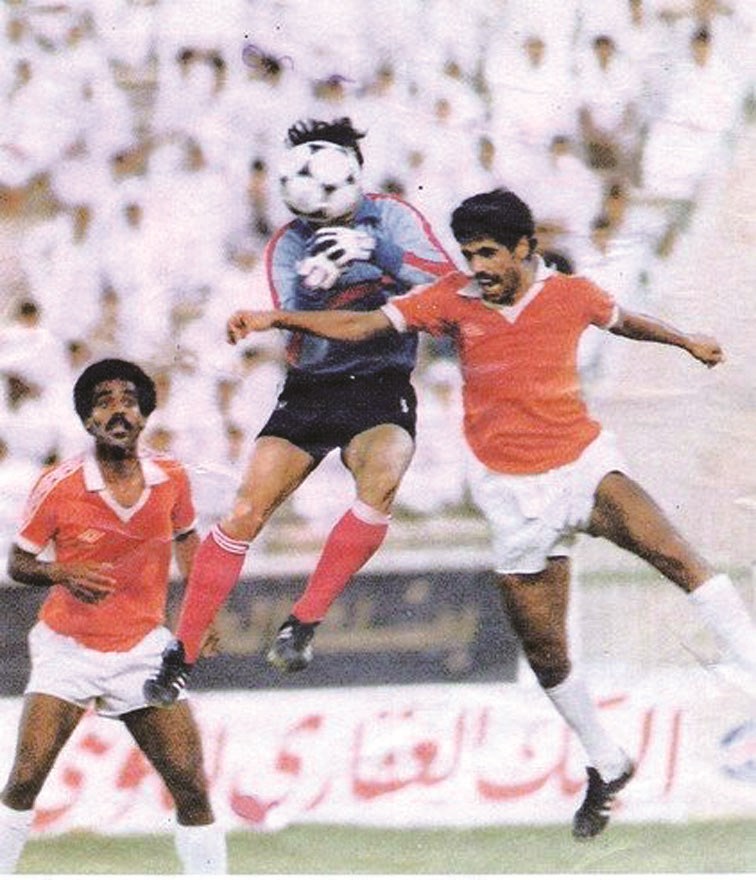 الكرة تخفي وجه الطرابلسي... وفليطح وسويد يترقبانها في نهائي 1982