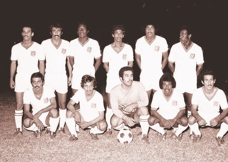 u0645u062du0645u062f u0639u0628u062fu0627u0644u0644u0647 u0627u0644u062bu0627u0646u064a u0645u0646 u0627u0644u064au0633u0627u0631 u062cu0644u0648u0633u0627u064b u0641u064a u0627u0644u062au0634u0643u064au0644u0629 u0627u0644u062au064a u062au0648u062cu062a u0628u0623u0648u0644 u0643u0623u0633 u0641u064a 1976