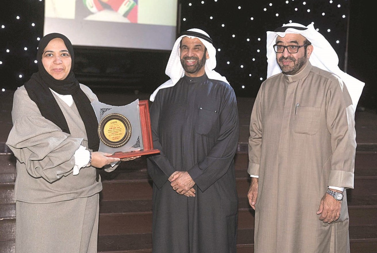 u0627u0644u0639u0648u0645u064a u0645u0643u0631u0645u0627u064b u0627u0644u0647u062fu0628u0629 u0628u062du0636u0648u0631 u0627u0644u0631u0627u0634u062f (u062au0635u0648u064au0631 u0646u0648u0631 u0647u0646u062fu0627u0648u064a)