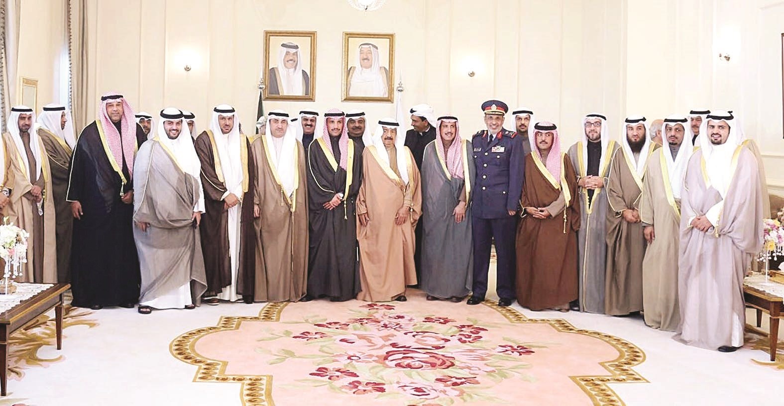 u0627u0644u063au0627u0646u0645 u0648u062eu0644u064au0641u0629 u0628u0646 u0633u0644u0645u0627u0646 u0648u0639u0632u0627u0645 u0648u0634u062eu0635u064au0627u062a u0633u064au0627u0633u064au0629 u0648u062fu064au0628u0644u0648u0645u0627u0633u064au0629 u0641u064a u062du0641u0644 u0627u0644u0633u0641u0627u0631u0629 u0641u064a u0627u0644u0628u062du0631u064au0646