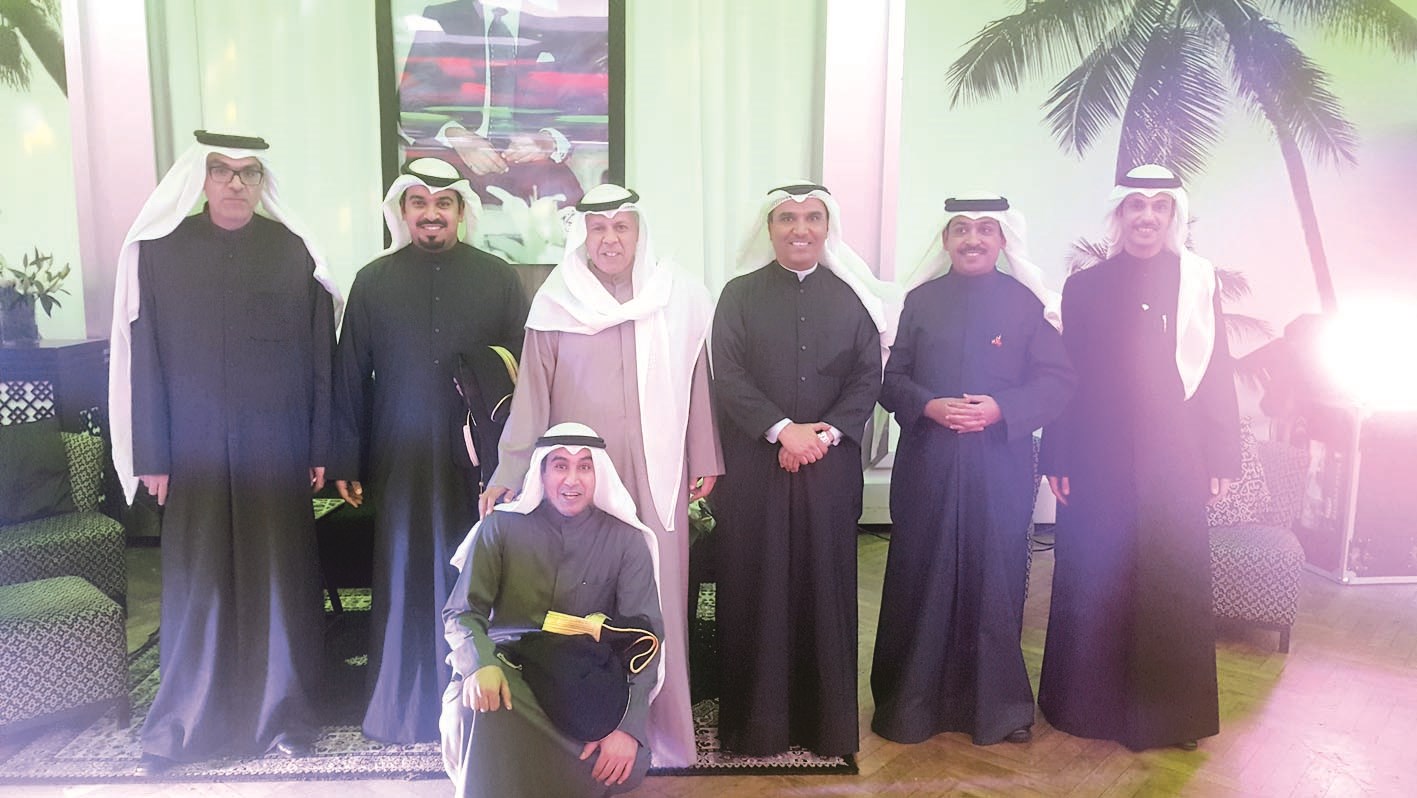 السفير اليحيا وأعضاء السفارة الكويتية في المغرب