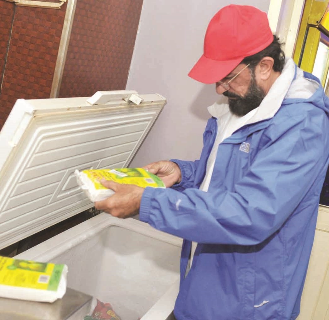 التأكد من صلاحية ونوعية المواد الغذائية