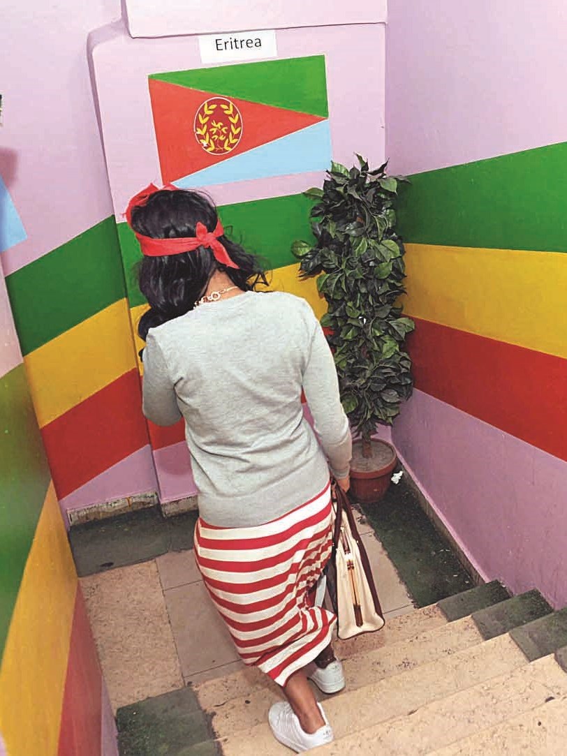 هروب سريع لإحدى العاملات