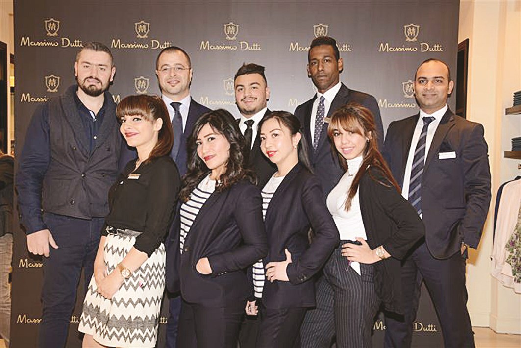 لقطة جماعية لفريق العمل