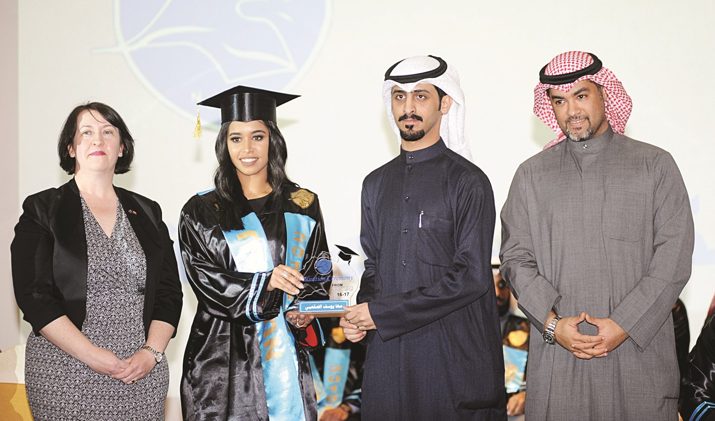 الطبطبائي والحيلان وأنجلينا لون يكرمون الخريجين