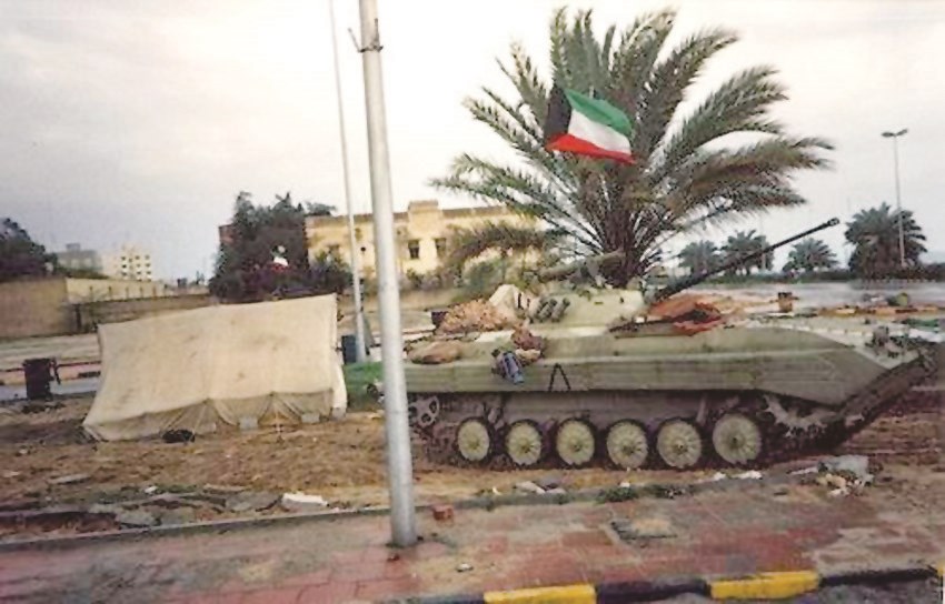 فرحة التحرير ورفع علم الكويت