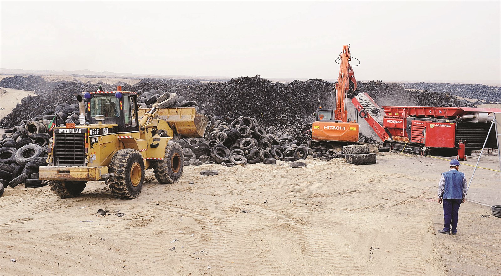 موقع تقطيع الإطارات       (تصوير سعود سالم)