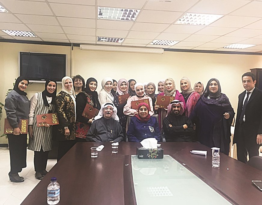 سعاد عبدالوهاب متوسطة الموظفين والموظفات في الجامعة