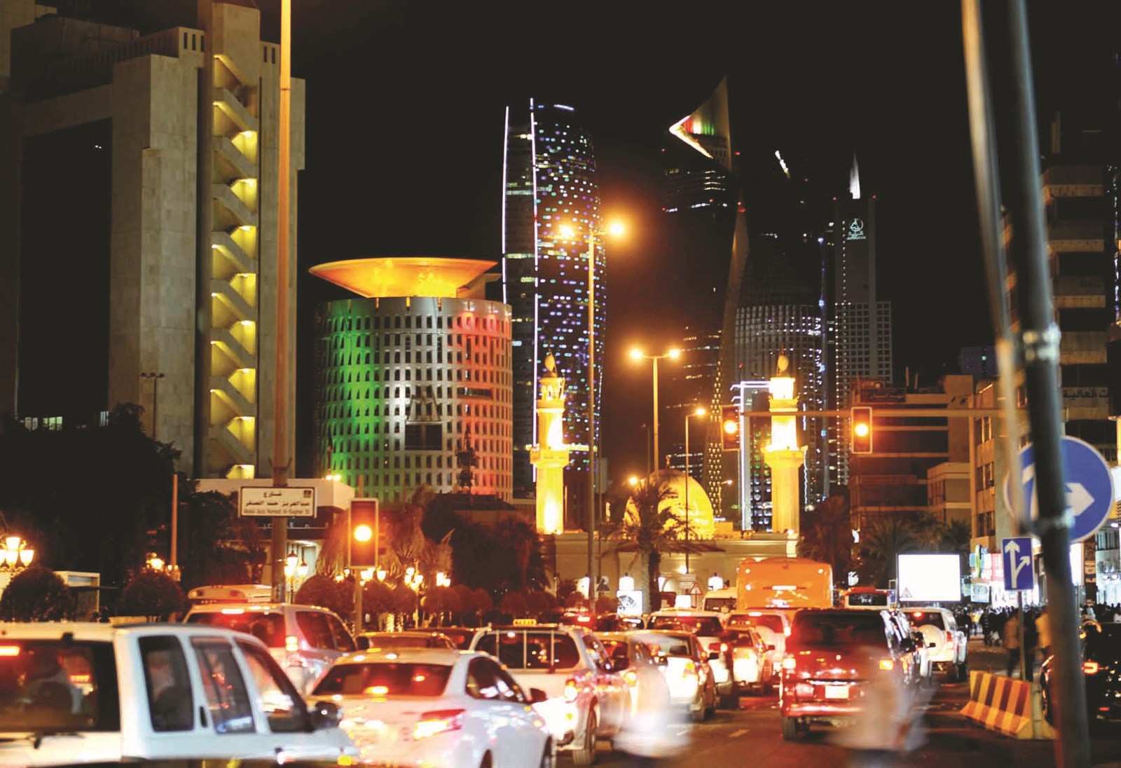 المباني تشع نوراً