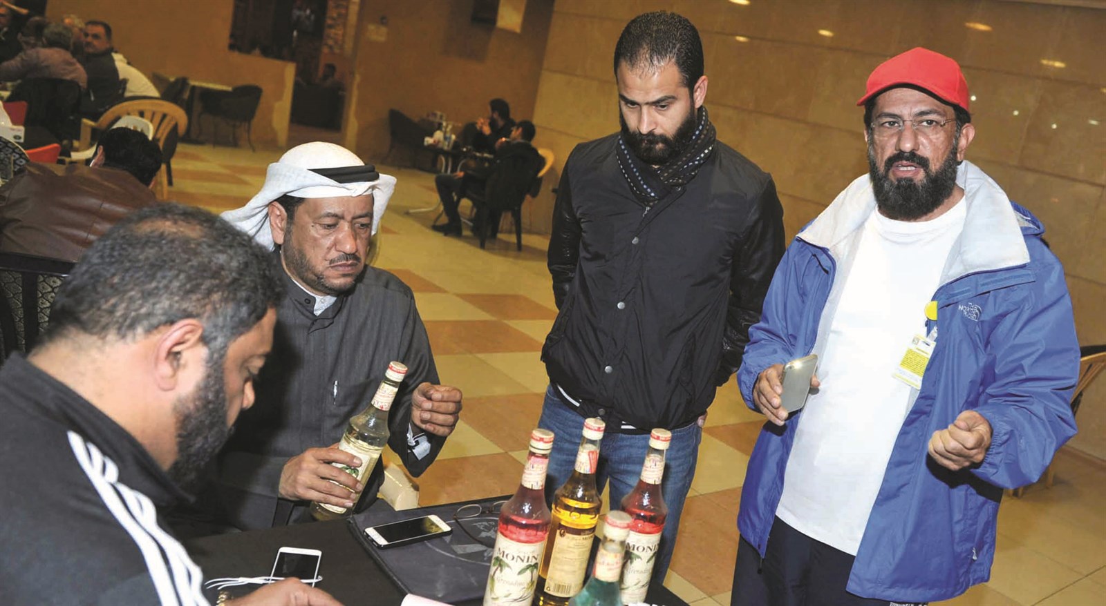 مفتشو البلدية يحررون محاضر المخالفة ومتابعة من الزميل محمد أنور