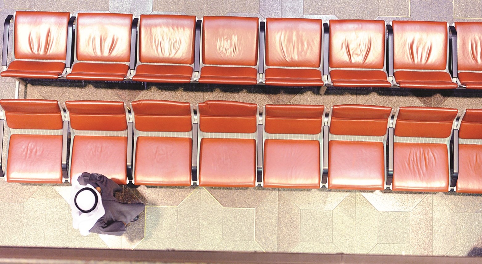 u0627u0644u0644u0648u0646 u0627u0644u0623u062du0645u0631 u064au0639u0648u062f u0628u0642u0648u0629 u0644u0644u0645u0624u0634u0631u0627u062a (u062au0635u0648u064au0631 u0637u0627u0631u0642 u0639u0632u0627u0644u062fu064au0646)