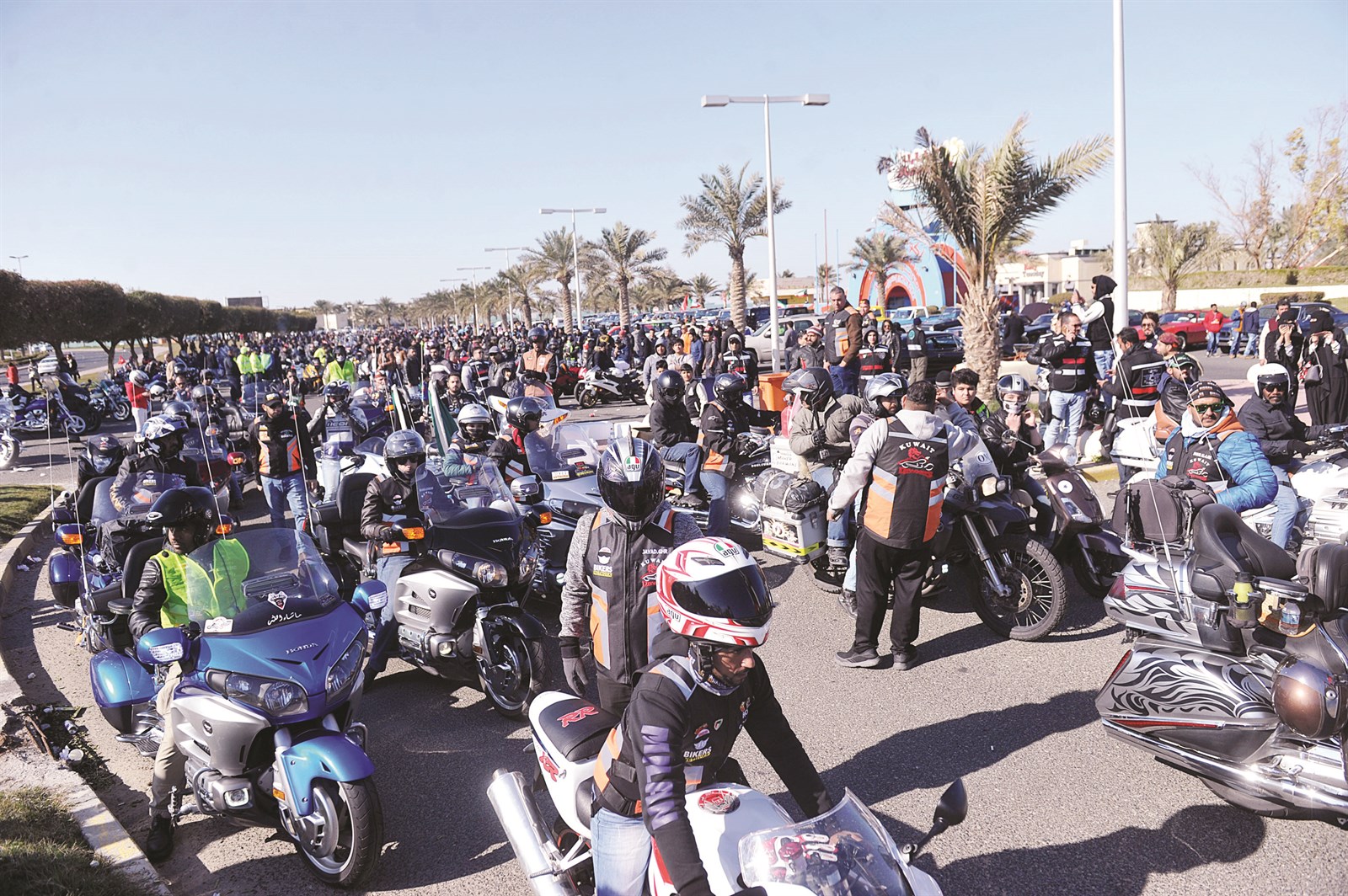 عروض لمحترفي قيادة الدراجات النارية