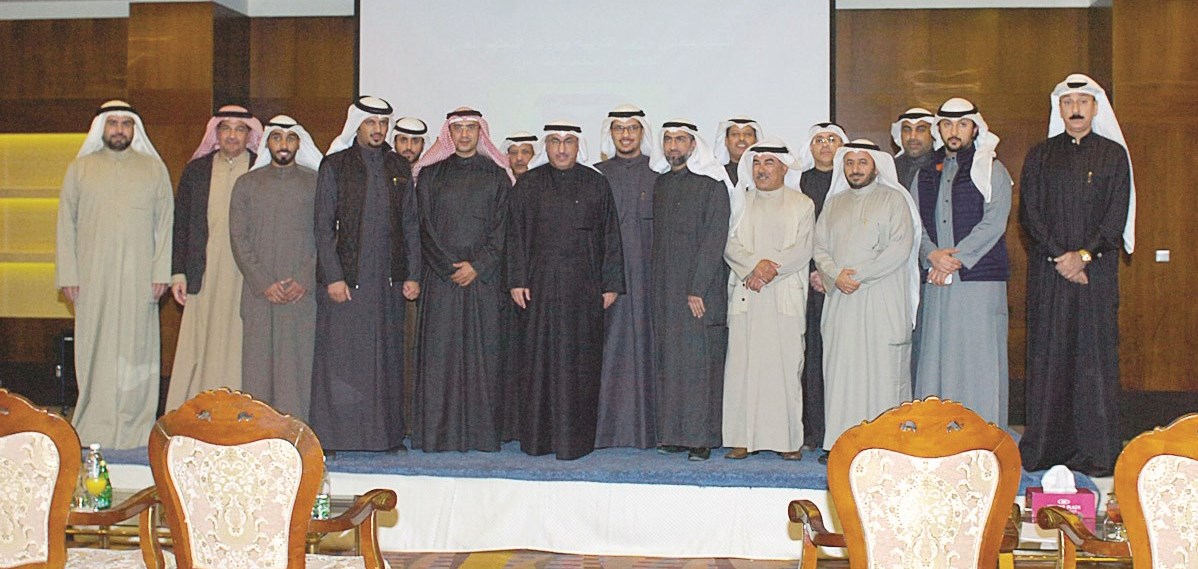 u0627u0644u0641u0627u0631u0633 u0645u062au0648u0633u0637u0627u064b u0627u0644u0639u0627u0645u0644u064au0646 u0641u064a u062au0643u0646u0648u0644u0648u062cu064au0627 u0627u0644u062au0639u0644u064au0645 (u062au0635u0648u064au0631 u0628u0633u0627u0645 u0632u064au062fu0627u0646)