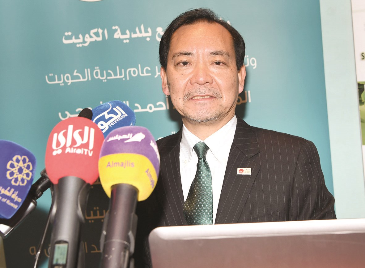 السفير الياباني          (تصوير بسام زيدان)