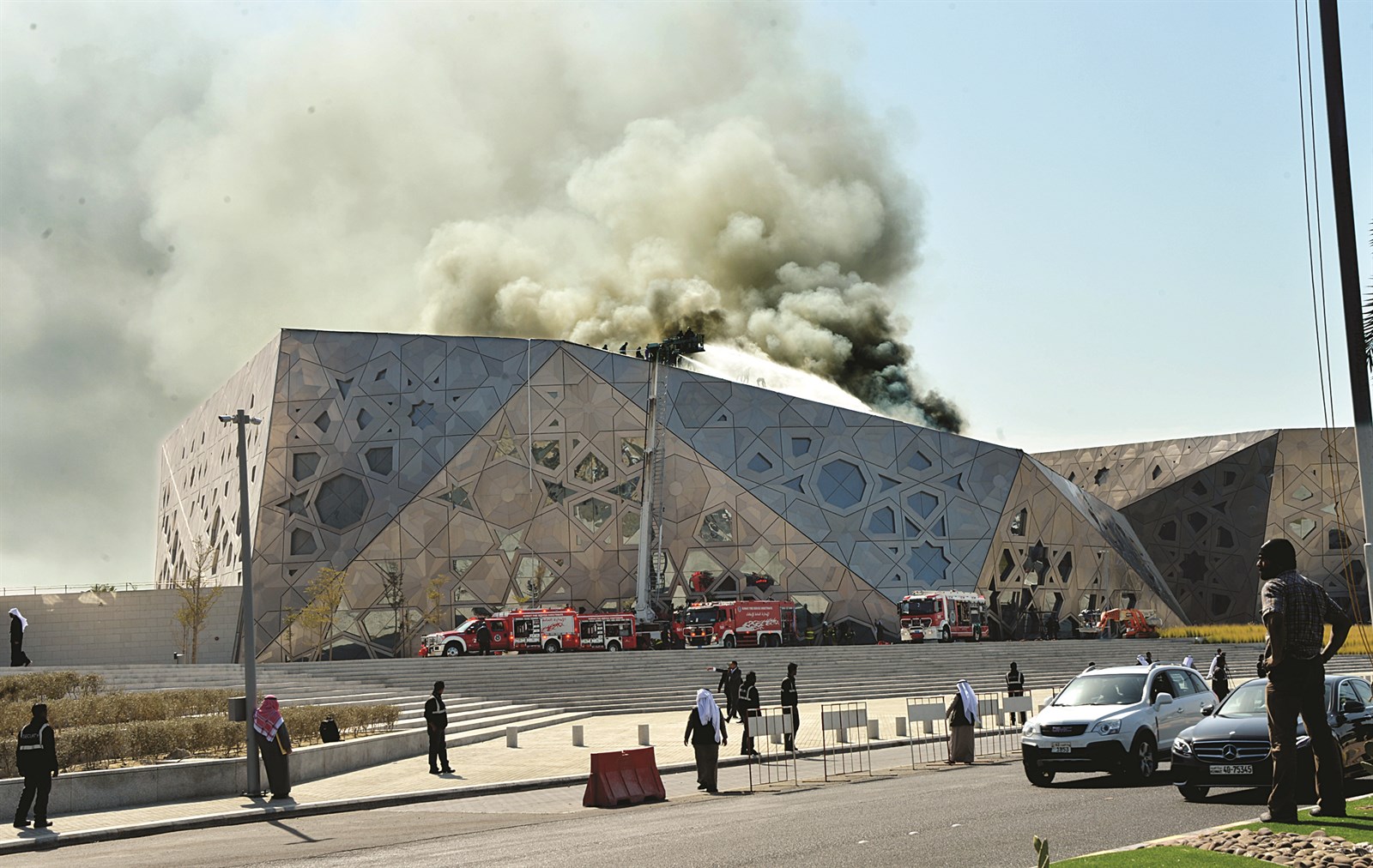 u062du0631u064au0642 u00abu062fu0627u0631 u0627u0644u0623u0648u0628u0631u0627u00bb... u062du0628u0633 u0627u0644u0623u0646u0641u0627u0633        (u062au0635u0648u064au0631 u0627u0633u0639u062f u0639u0628u062fu0627u0644u0644u0647 u0648u0632u0643u0631u064au0627 u0639u0637u064au0629 u0648u0646u0627u064au0641 u0627u0644u0639u0642u0644u0629)