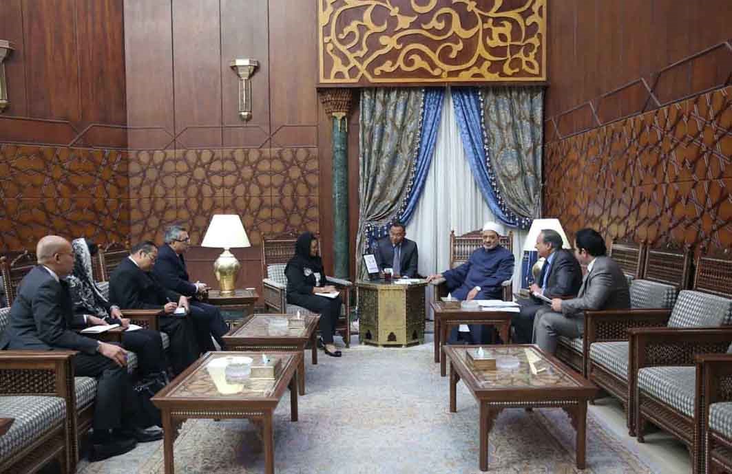 u0627u0644u0637u064au0628 u0645u0633u062au0642u0628u0644u0627u064b u0648u0632u064au0631u0629 u0627u0644u062eu0627u0631u062cu064au0629 u0627u0644u0623u0646u062fu0648u0646u064au0633u064au0629 u0641u064a u00abu0627u0644u0623u0632u0647u0631u00bb