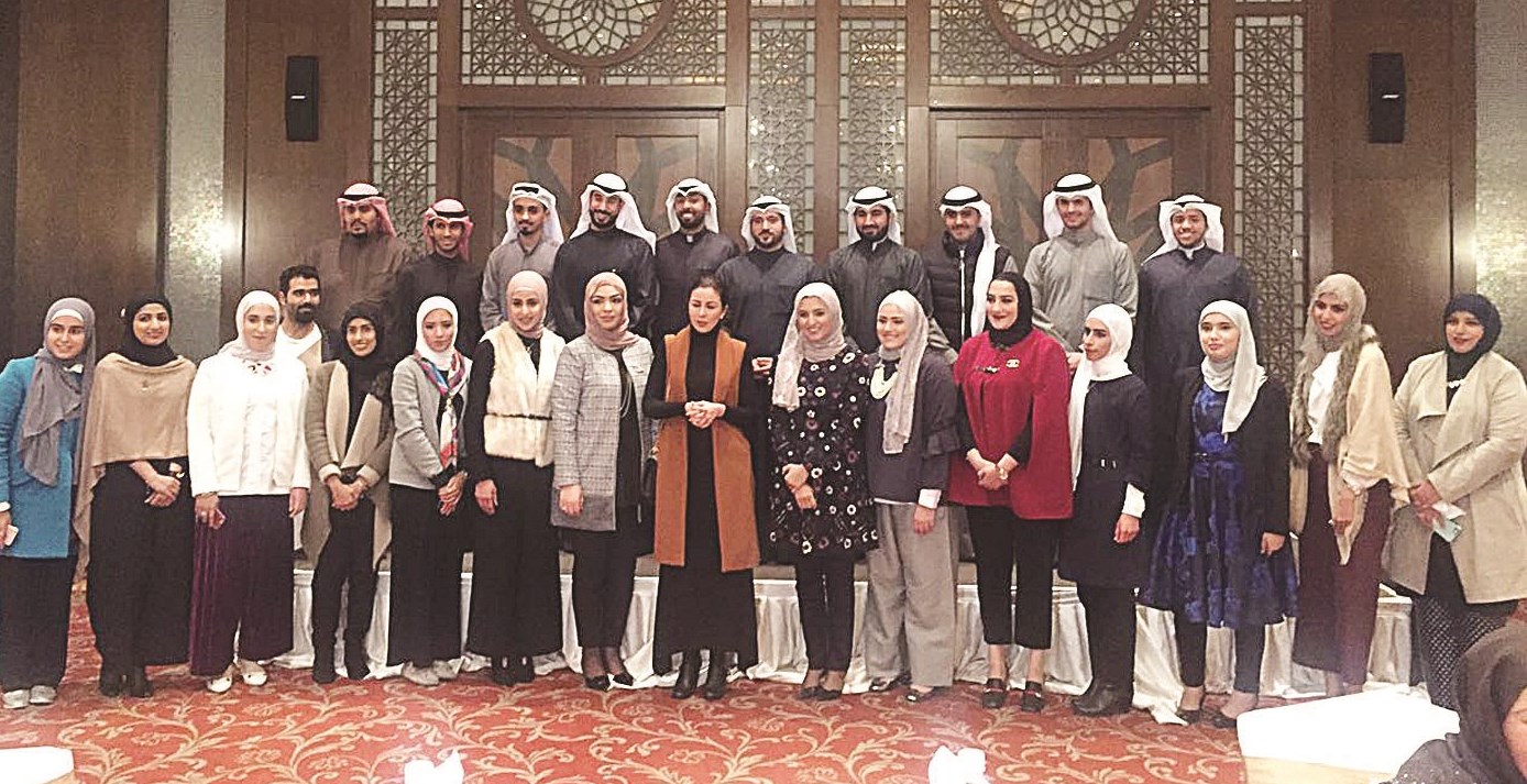 u0627u0644u0632u064au0646 u0627u0644u0635u0628u0627u062d u062au062au0648u0633u0637 u0623u0639u0636u0627u0621 u00abu0645u0647u0646u062fu0633u0648u0646 u0628u0644u0627 u062du062fu0648u062fu00bb (u062au0635u0648u064au0631 u0643u0631u0645 u0630u064au0627u0628)