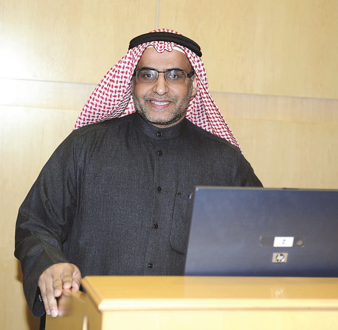 u0641u0627u0631u0633 u0627u0644u0639u0646u0632u064a