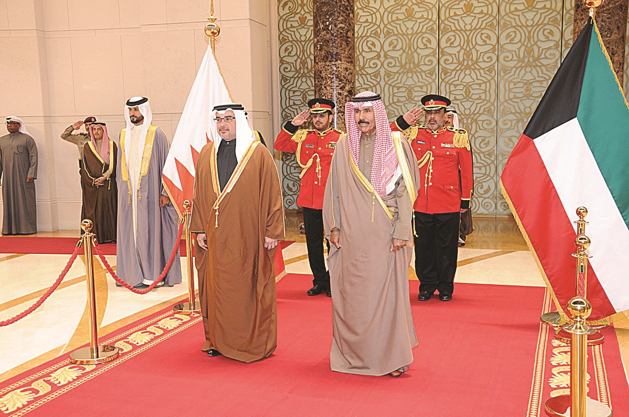 u0633u0645u0648 u0648u0644u064a u0627u0644u0639u0647u062f u0648u0648u0644u064a u0639u0647u062f u0627u0644u0628u062du0631u064au0646 u0641u064a u0645u0631u0627u0633u0645 u0627u0644u0648u062fu0627u0639 u0627u0644u0631u0633u0645u064au0629