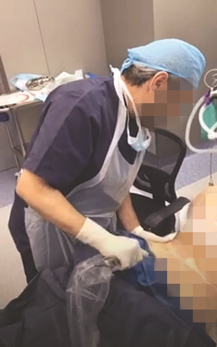 u0644u0642u0637u0629 u0645u0635u0648u0651u0631u0629 u064au062au062du0633u0633 u0641u064au0647u0627 u0627u0644u0637u0628u064au0628 u062cu0633u062f u0645u0631u064au0636u062au0647