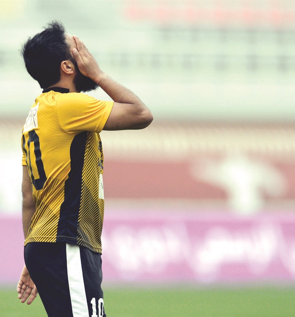 u0627u0644u0645u0634u0639u0627u0646 u062eu0627u0626u0628u0627u064b u062eu0644u0627u0644 u0627u0644u0645u0628u0627u0631u0627u0629 u0628u064au0646 u0627u0644u0642u0627u062fu0633u064au0629 u0648u062eu064au0637u0627u0646 u0623u0645u0633 (u0627u0644u0623u0632u0631u0642 u062fu0648u062a u0643u0648u0645)