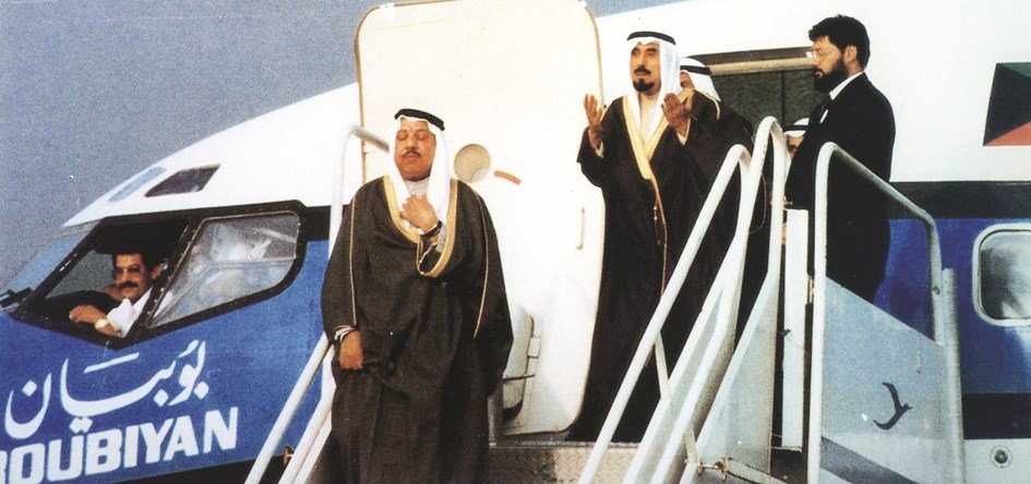 u0644u062du0638u0629 u062eu0631u0648u062c u0627u0644u0623u0645u064au0631 u0627u0644u0631u0627u062du0644 u0645u0646 u0637u0627u0626u0631u0629 u0627u0644u0639u0648u062fu0629 u0625u0644u0649 u0627u0644u0648u0637u0646